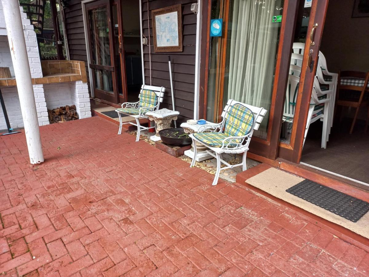 Glen House Apartment Brenton-on-Sea Bagian luar foto