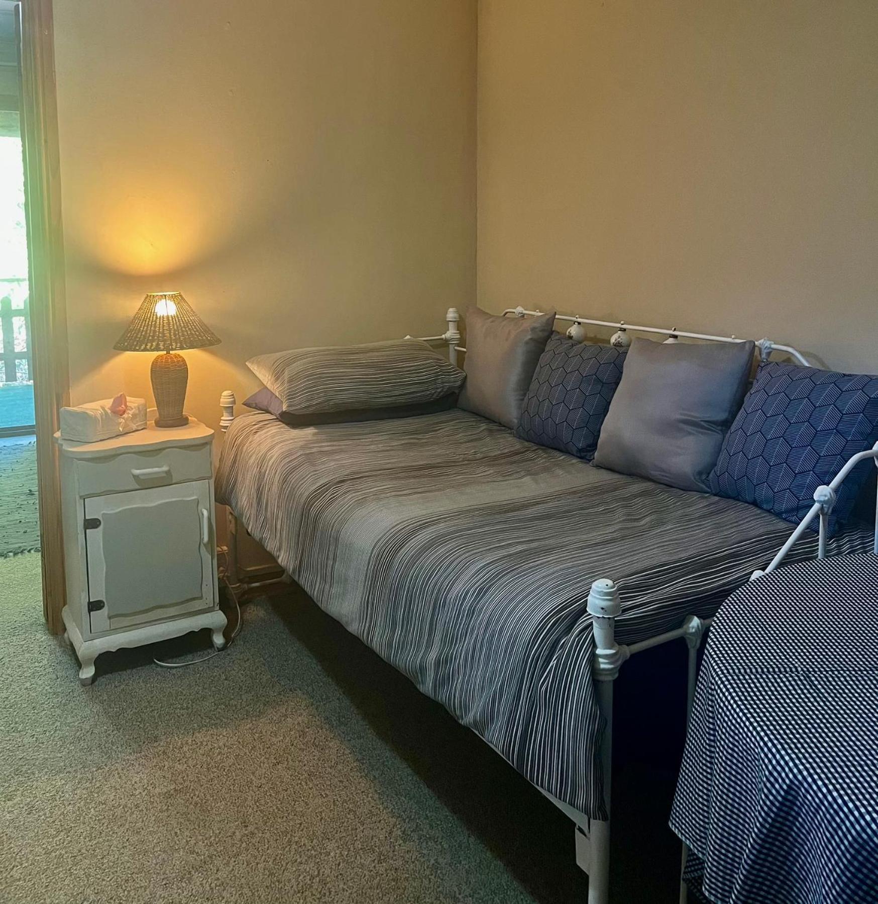Glen House Apartment Brenton-on-Sea Bagian luar foto